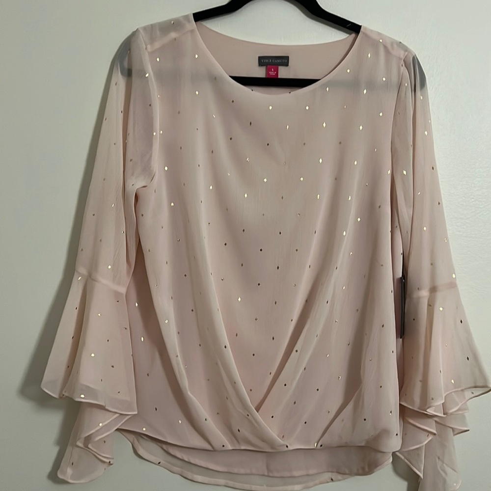 VINCE CAMUTO -Poppin Light Pink size Small! Look at the bell ruffled sleeves!